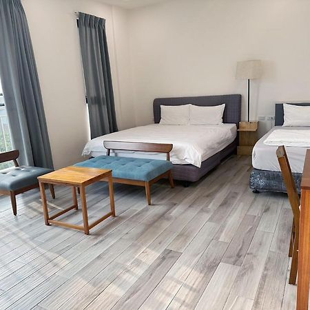 Here Homestay Zhongpu Bagian luar foto