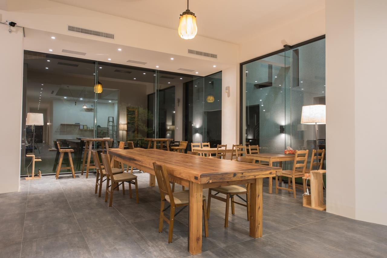 Here Homestay Zhongpu Bagian luar foto